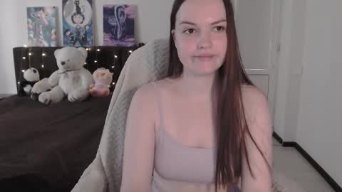 Snapshot of little__flowers chatting on October 4, 2025, 8:01 am little__flowers online show from October 4, 2025, 8:01 am