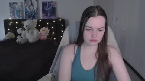 Snapshot of little__flowers chatting on October 9, 2025, 9:29 am little__flowers online show from October 9, 2025, 9:29 am