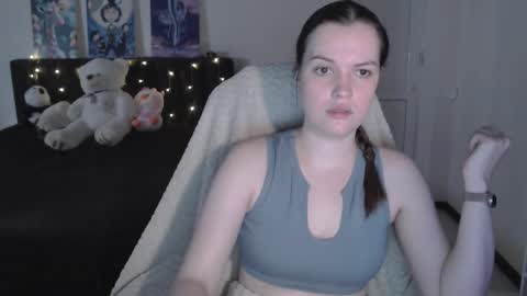 Snapshot of little__flowers chatting on October 15, 2025, 8:03 am little__flowers online show from October 15, 2025, 8:03 am