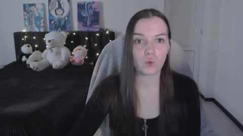 Snapshot of little__flowers chatting on October 26, 2025, 8:20 am little__flowers online show from October 26, 2025, 8:20 am