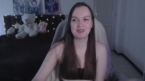 Snapshot of little__flowers chatting on November 30, 2025, 7:56 am little__flowers online show from November 30, 2025, 7:56 am