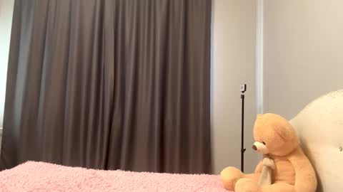 Catherine online show from November 25, 2025, 3:17 am