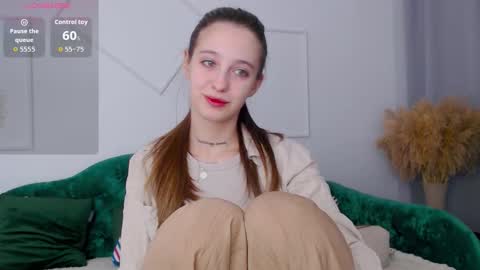 Snapshot of little_cherry___ chatting on September 24, 2025, 6:39 am Lana online show from September 24, 2025, 6:39 am