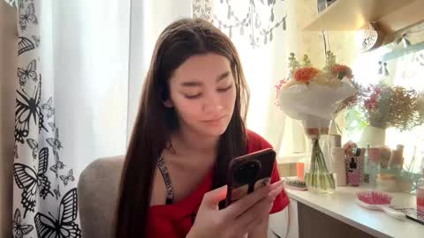 Viiola online show from December 4, 2025, 12:53 am