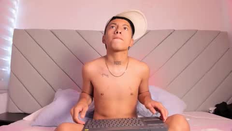 little_kris1 online show from October 9, 2025, 12:14 pm