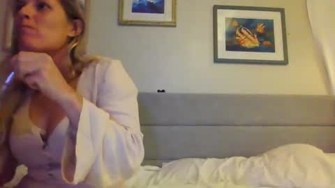 Snapshot of little_lies chatting on February 6, 2025, 2:33 am little lies online show from February 6, 2025, 2:33 am