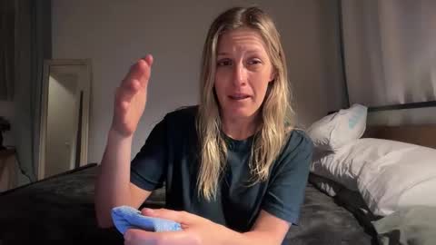 Snapshot of little_lies chatting on November 15, 2025, 4:43 am little lies online show from November 15, 2025, 4:43 am