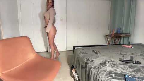 Snapshot of little_lies chatting on November 21, 2025, 3:16 am little lies online show from November 21, 2025, 3:16 am