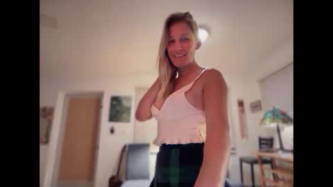 Snapshot of little_lies chatting on November 27, 2025, 2:13 am little lies online show from November 27, 2025, 2:13 am