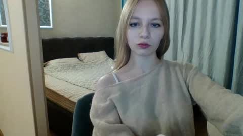 Snapshot of little_mariaa chatting on October 10, 2025, 5:45 pm Maria online show from October 10, 2025, 5:45 pm