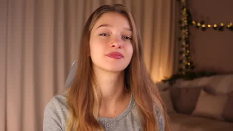 Kiki online show from October 11, 2025, 3:54 pm