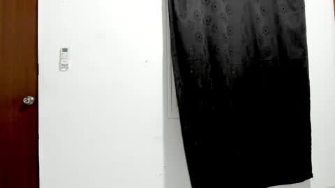 Snapshot of little_rapunsel_ chatting on January 8, 2025, 10:04 am RAPUNSEL AND CAIN online show from January 8, 2025, 10:04 am