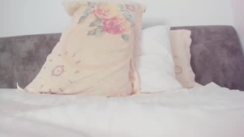 hey im anna online show from February 16, 2025, 11:38 am