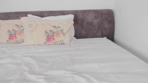 hey im anna online show from February 17, 2025, 8:09 am