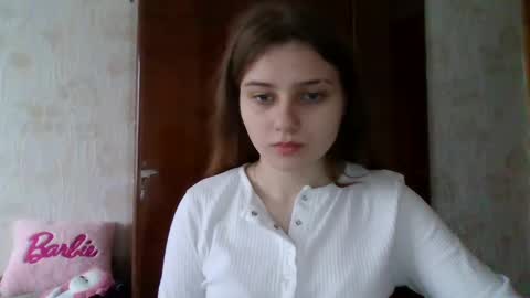 little_shygirl_ online show from January 25, 2025, 10:08 am