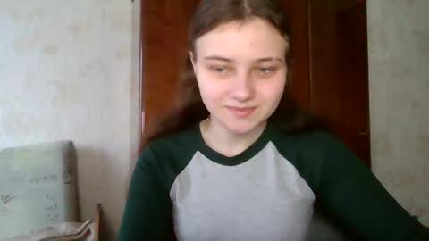 little_shygirl_ online show from January 29, 2025, 7:04 am
