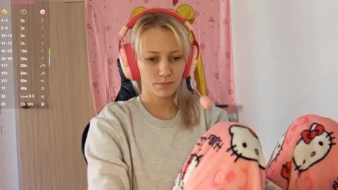 Snapshot of little_soyia chatting on September 27, 2025, 8:19 am Lana online show from September 27, 2025, 8:19 am