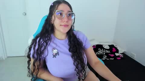 Laire  online show from November 26, 2025, 10:22 pm