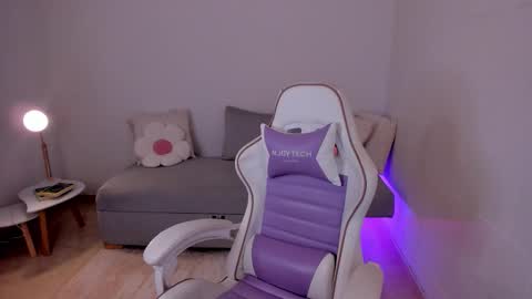 Xiom online show from October 24, 2025, 1:51 pm