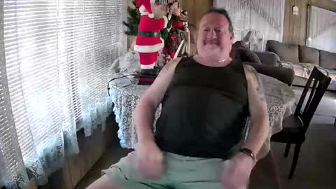 Snapshot of littled83057 chatting on December 19, 2024, 9:06 pm Littled83057 online show from December 19, 2024, 9:06 pm