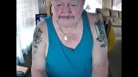 Snapshot of littled83057 chatting on October 2, 2025, 5:42 pm Littled83057 online show from October 2, 2025, 5:42 pm