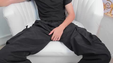 DANNY online show from November 21, 2025, 4:38 pm