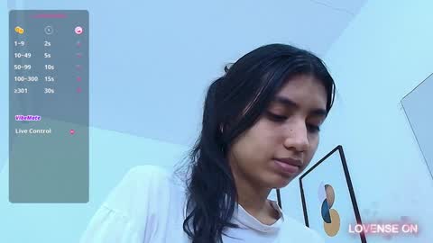 Snapshot of littlee_emilyy_ chatting on December 1, 2024, 4:29 pm Emily  online show from December 1, 2024, 4:29 pm