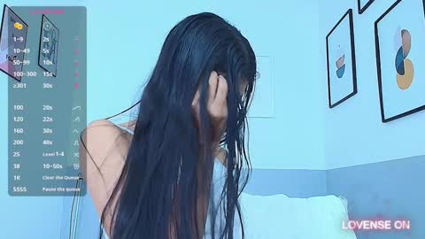 Snapshot of littlee_emilyy_ chatting on December 13, 2024, 1:33 pm Emily  online show from December 13, 2024, 1:33 pm