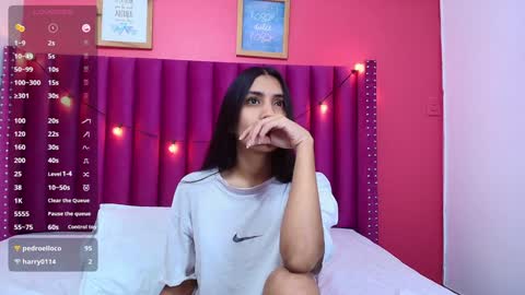 Snapshot of littlee_emilyy_ chatting on January 28, 2025, 2:53 am Emily  online show from January 28, 2025, 2:53 am