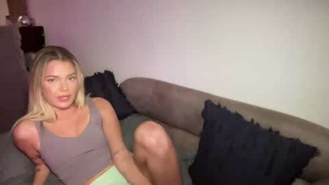 Snapshot of littlemaryjane19 chatting on January 5, 2025, 3:53 am Marciabrady online show from January 5, 2025, 3:53 am