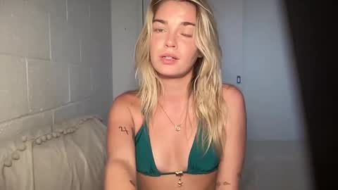 Snapshot of littlemaryjane19 chatting on February 18, 2025, 2:38 am Marciabrady online show from February 18, 2025, 2:38 am