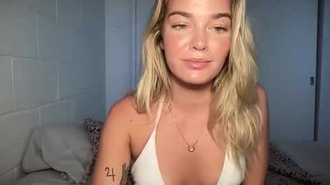 Snapshot of littlemaryjane19 chatting on March 3, 2025, 7:49 pm Marciabrady online show from March 3, 2025, 7:49 pm