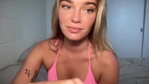 Snapshot of littlemaryjane19 chatting on March 4, 2025, 10:27 pm Marciabrady online show from March 4, 2025, 10:27 pm