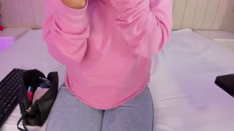 Snapshot of littleoliviia_ chatting on January 25, 2025, 1:30 pm im olivia IG littleolivia01 online show from January 25, 2025, 1:30 pm