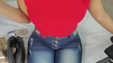 Snapshot of littleoliviia_ chatting on January 31, 2025, 1:23 pm im olivia IG littleolivia01 online show from January 31, 2025, 1:23 pm