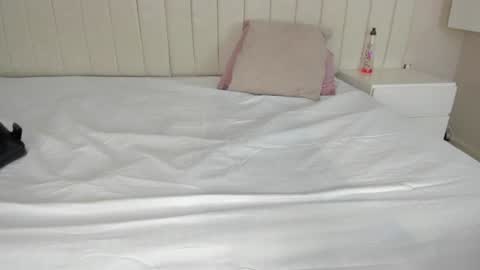 Snapshot of littleoliviia_ chatting on February 3, 2025, 1:19 pm im olivia IG littleolivia01 online show from February 3, 2025, 1:19 pm