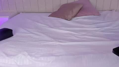 Snapshot of littleoliviia_ chatting on February 13, 2025, 12:43 pm im olivia IG littleolivia01 online show from February 13, 2025, 12:43 pm