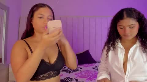 Snapshot of littleoliviia_ chatting on November 22, 2025, 2:27 pm im olivia IG littleolivia01 online show from November 22, 2025, 2:27 pm