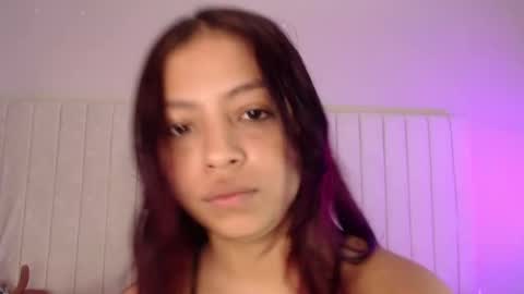 Snapshot of littleoliviia_ chatting on December 2, 2025, 12:43 pm im olivia IG littleolivia01 online show from December 2, 2025, 12:43 pm