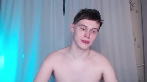 Snapshot of littlesadcabbage chatting on March 11, 2025, 12:33 am Sonnenschein online show from March 11, 2025, 12:33 am