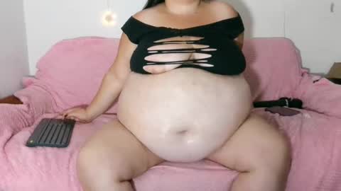 Snapshot of littlesammysexy chatting on February 6, 2025, 10:32 pm Sammy online show from February 6, 2025, 10:32 pm