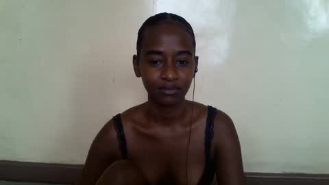 littlesandie online show from February 4, 2025, 10:54 am