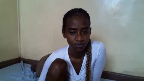 littlesandie online show from February 14, 2025, 9:03 am