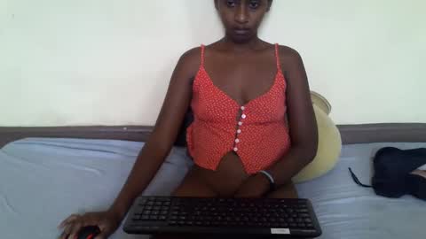 littlesandie online show from February 21, 2025, 9:45 am