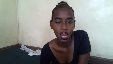 littlesandie online show from March 8, 2025, 5:49 am