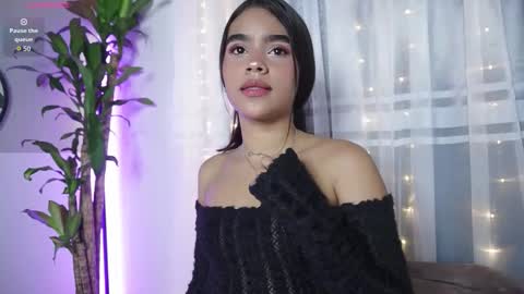 littletammy_ online show from September 26, 2025, 1:15 pm