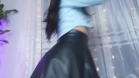 littletammy_ online show from October 16, 2025, 2:40 pm