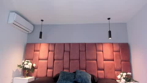 littlevaale online show from October 17, 2025, 11:24 am