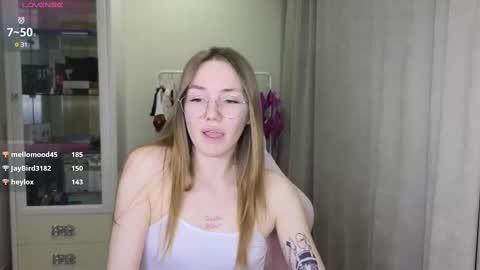 Eliana online show from March 4, 2025, 2:10 pm