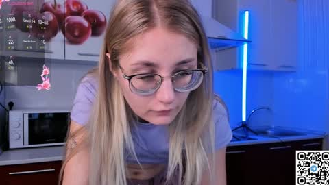 Snapshot of livyybosom chatting on December 10, 2024, 6:06 pm My name is Livy Nice to meet you Thumbs up please its important online show from December 10, 2024, 6:06 pm